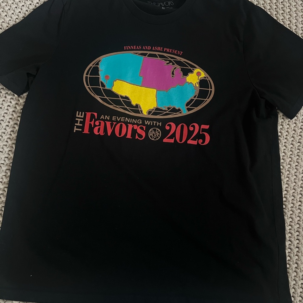 The Favors Finneas and Ashe New Black 2025 Tour Tee Colorful USA Map Graphic XL